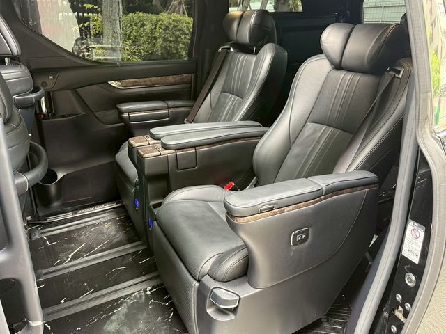TOYOTA豐田 ALPHARD  第9張相片