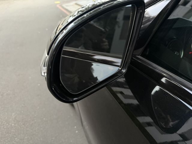 M-BENZ賓士 E300  第4張相片