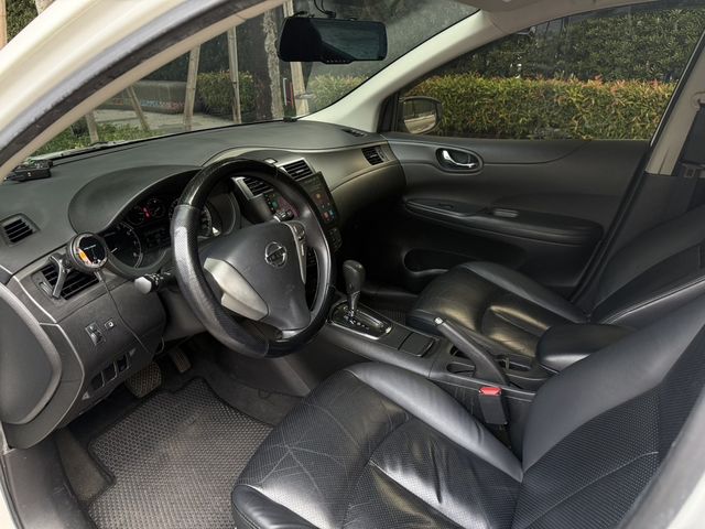 NISSAN日產 TIIDA  第5張相片