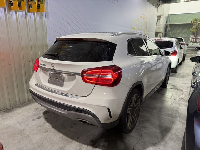 M-BENZ賓士 GLA250  第2張相片
