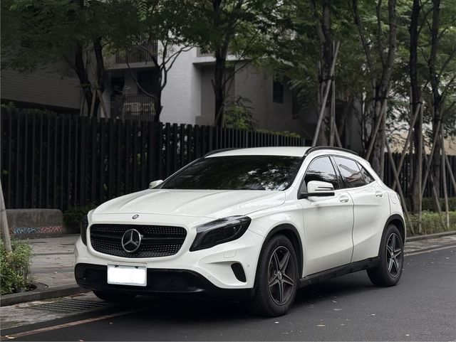 M-BENZ賓士 GLA180  第1張相片