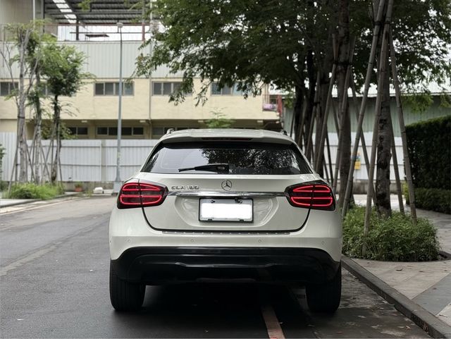M-BENZ賓士 GLA180  第4張相片