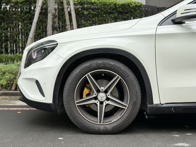 M-BENZ賓士 GLA180  第5張相片