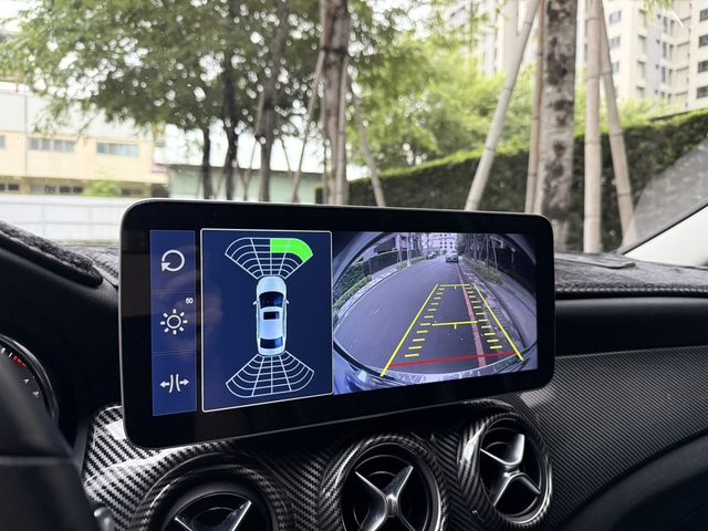 M-BENZ賓士 GLA180  第11張相片