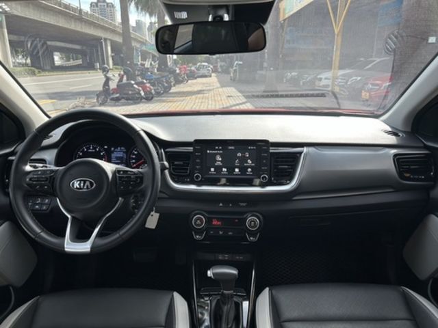 KIA起亞 STONIC  第11張相片