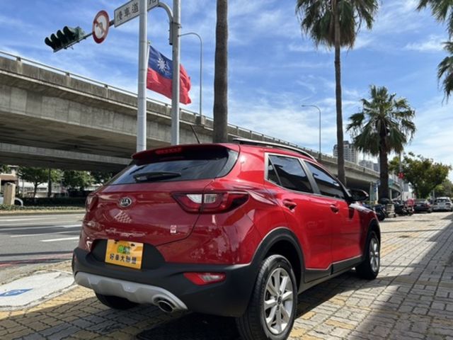 KIA起亞 STONIC  第15張相片