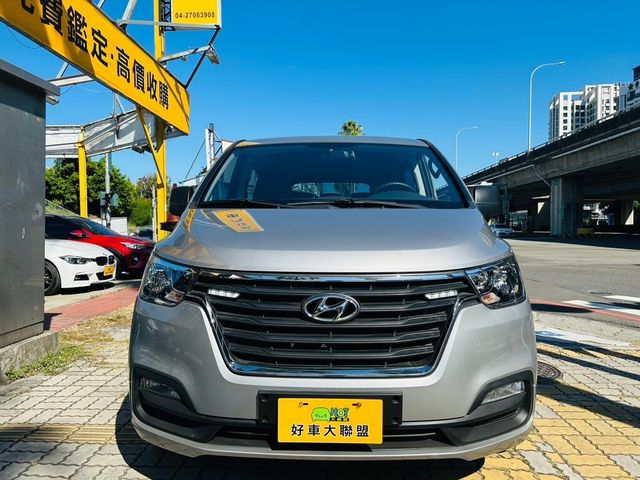 HYUNDAI現代 STAREX  第2張相片