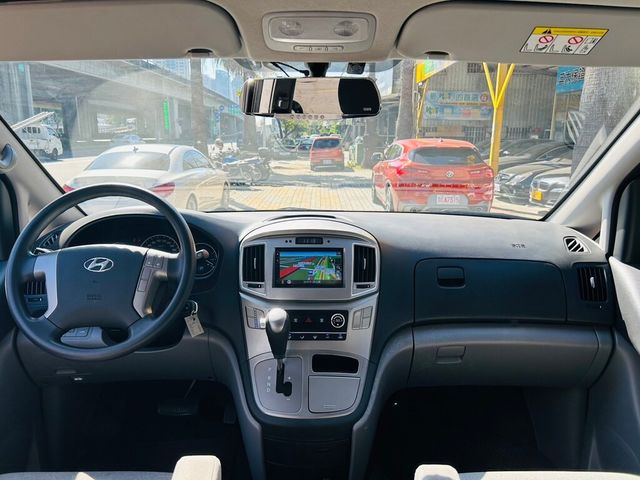 HYUNDAI現代 STAREX  第10張相片