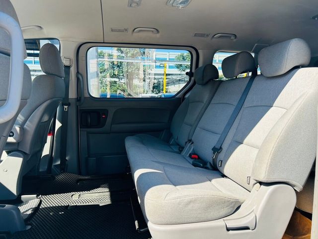 HYUNDAI現代 STAREX  第11張相片