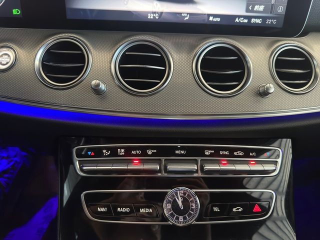 M-BENZ賓士 E220D  第9張相片