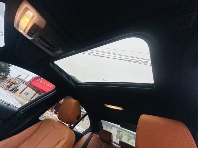 BMW寶馬 330I  第11張相片