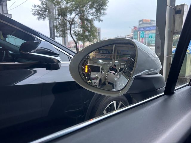 PORSCHE保時捷 CAYENNE  第12張相片