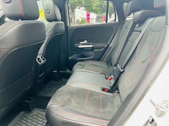 M-BENZ賓士 GLA250  第16張相片