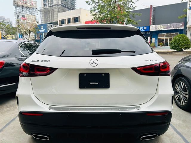 M-BENZ賓士 GLA250  第19張相片