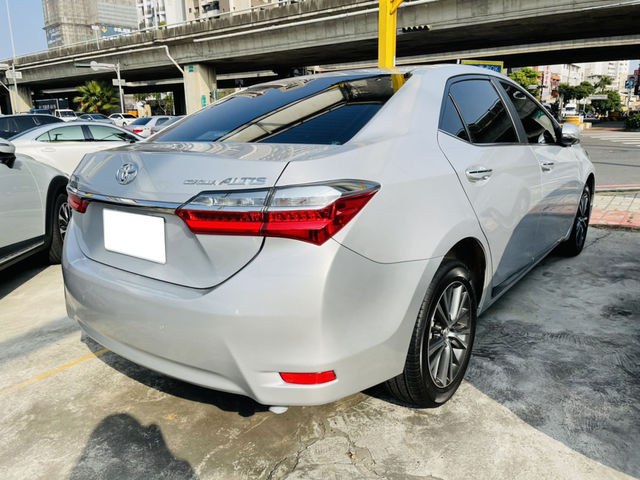 TOYOTA豐田 ALTIS  第7張相片