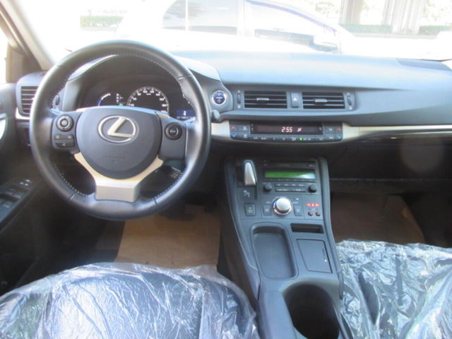 LEXUS凌志 CT200H  第10張相片