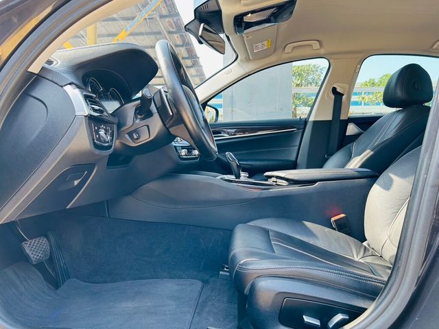 BMW寶馬 520D  第3張相片