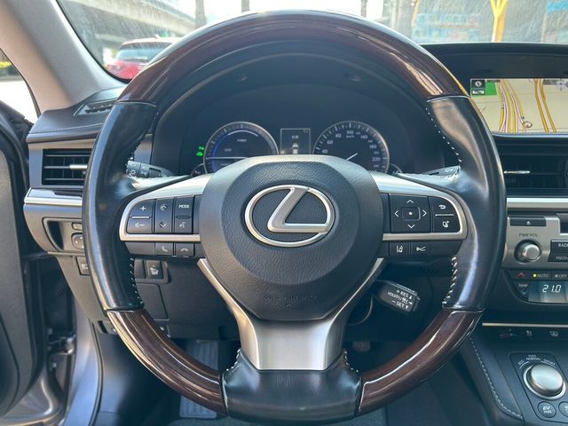 LEXUS凌志 ES300H  第4張相片
