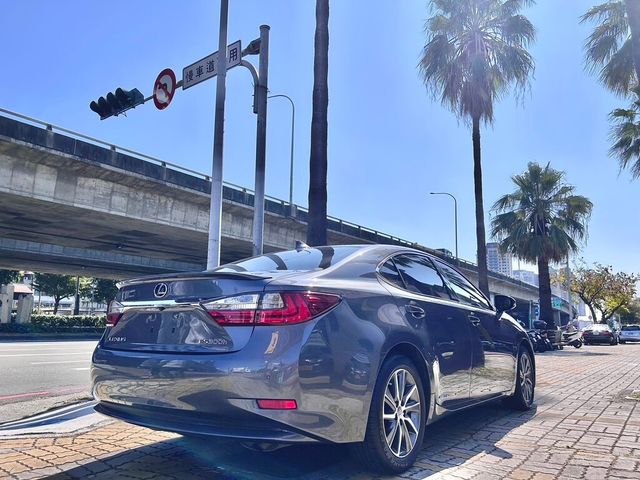 LEXUS凌志 ES300H  第20張相片