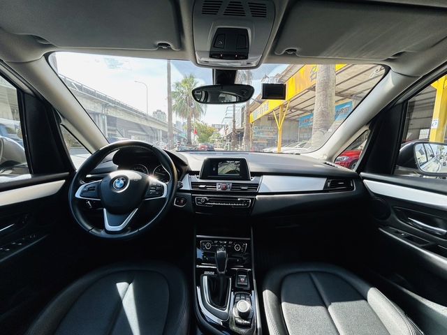 BMW寶馬 218I  第8張相片