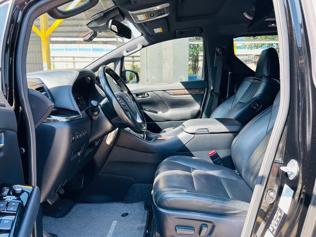 TOYOTA豐田 ALPHARD  第5張相片