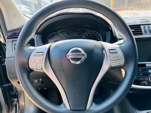 NISSAN日產 TIIDA  第5張相片
