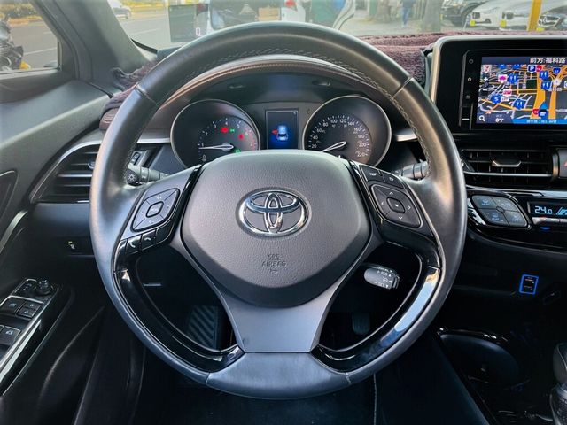 TOYOTA豐田 C-HR  第4張相片