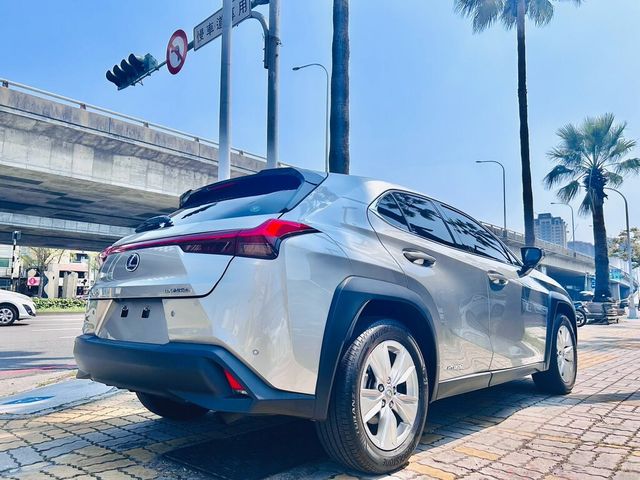 LEXUS凌志 UX250H  第17張相片
