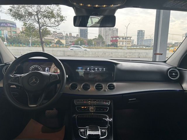 M-BENZ賓士 E200  第15張相片