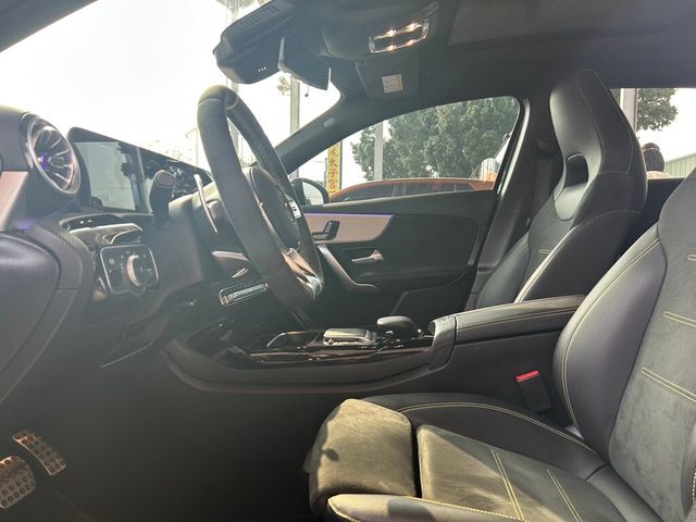 M-BENZ賓士 A45 AMG  第3張相片