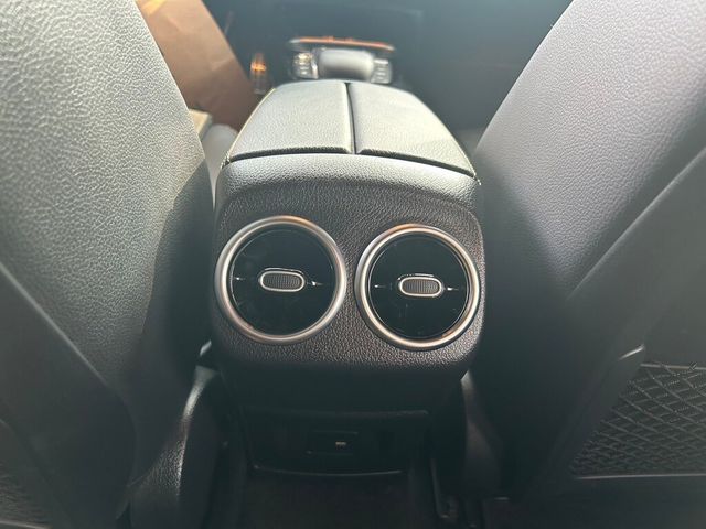 M-BENZ賓士 A45 AMG  第13張相片