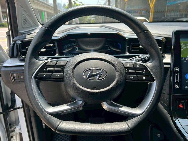 HYUNDAI現代 CUSTIN  第4張相片