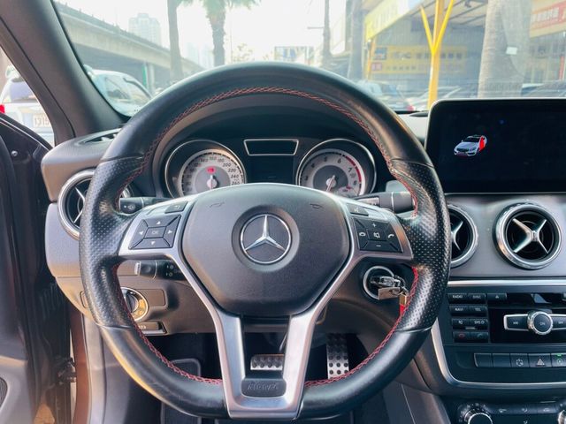 M-BENZ賓士 GLA200D  第3張相片