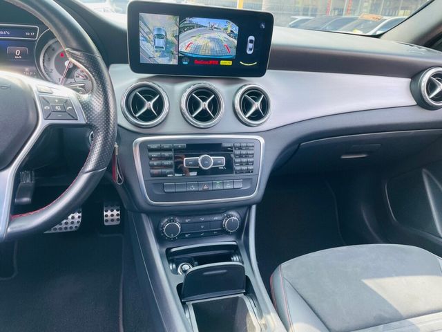 M-BENZ賓士 GLA200D  第8張相片