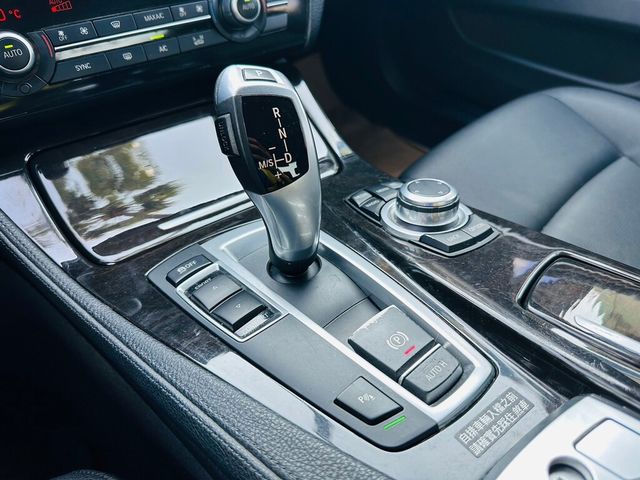 BMW寶馬 520D  第9張相片