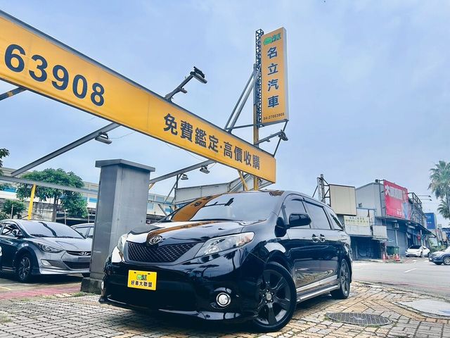 TOYOTA豐田 SIENNA  第1張相片