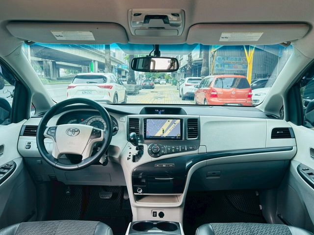 TOYOTA豐田 SIENNA  第10張相片