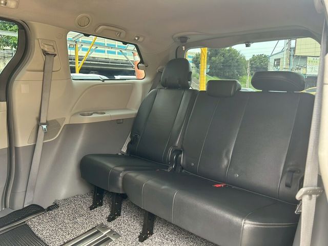 TOYOTA豐田 SIENNA  第15張相片