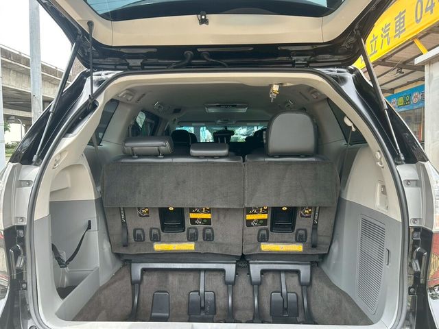 TOYOTA豐田 SIENNA  第16張相片