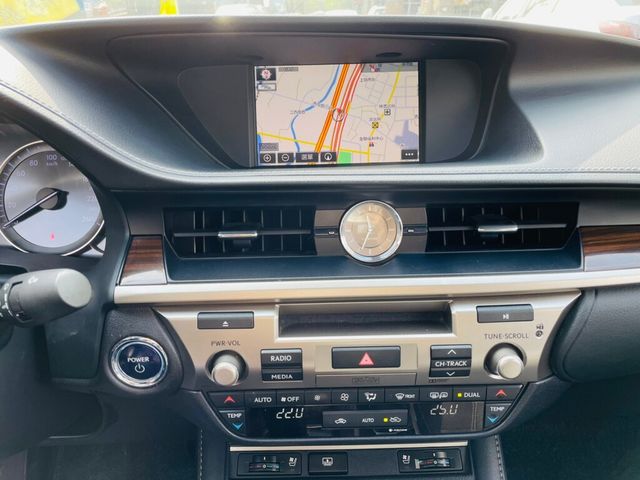 LEXUS凌志 ES300H  第5張相片
