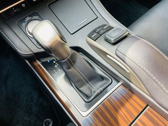 LEXUS凌志 ES300H  第7張相片