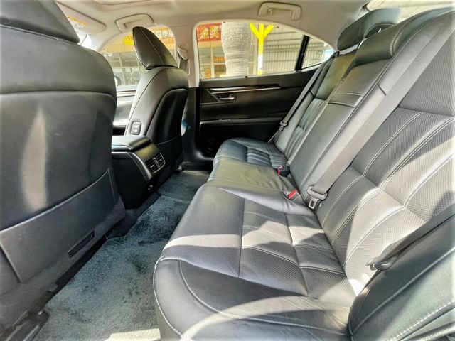 LEXUS凌志 ES300H  第8張相片