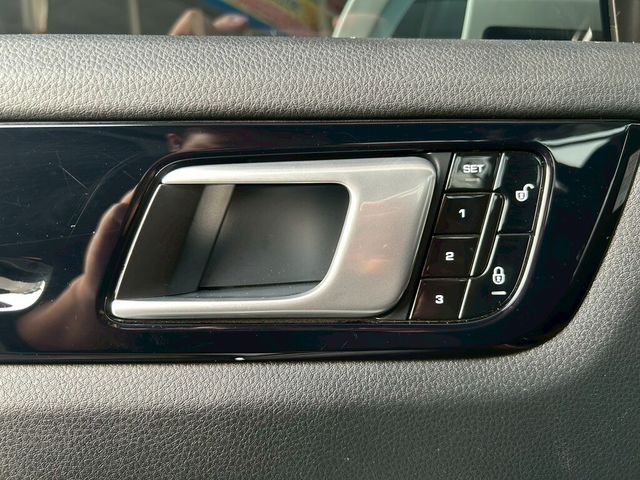 PORSCHE保時捷 CAYENNE  第12張相片