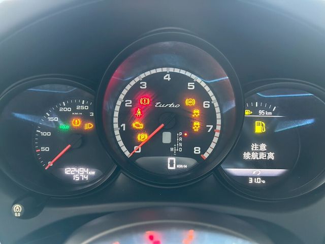 PORSCHE保時捷 MACAN TURBO  第6張相片