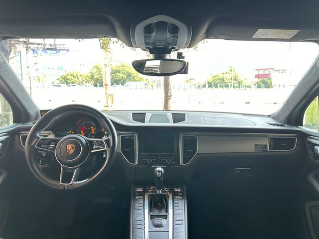 PORSCHE保時捷 MACAN TURBO  第10張相片