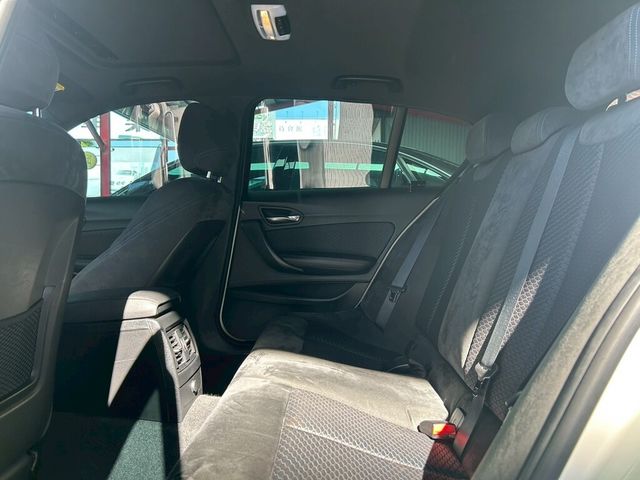 BMW寶馬 M135I  第14張相片