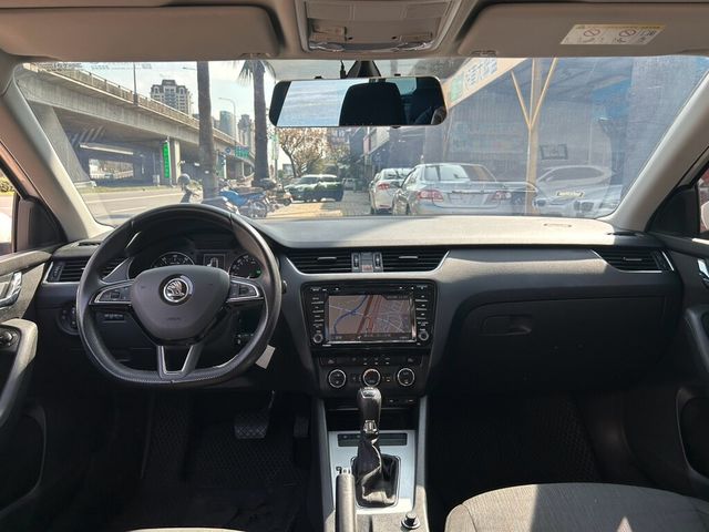 SKODA司科達 OCTAVIA COMBI  第12張相片