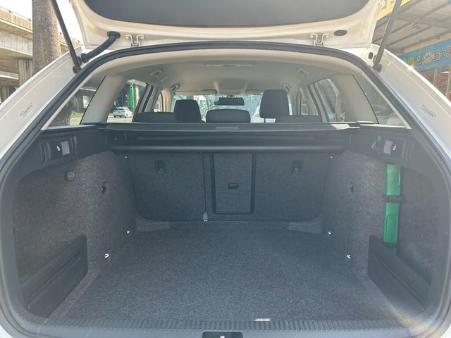 SKODA司科達 OCTAVIA COMBI  第15張相片