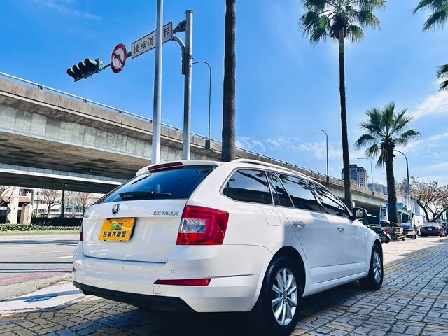 SKODA司科達 OCTAVIA COMBI  第19張相片