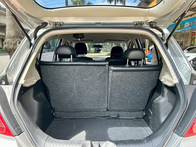 NISSAN日產 TIIDA  第12張相片